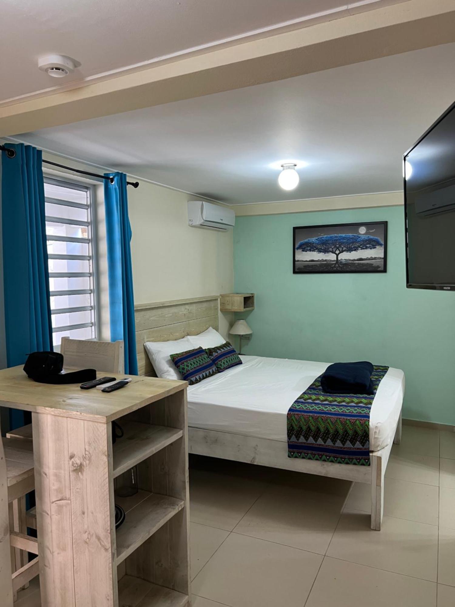Mustique Suites Curacao Willemstad Exterior photo
