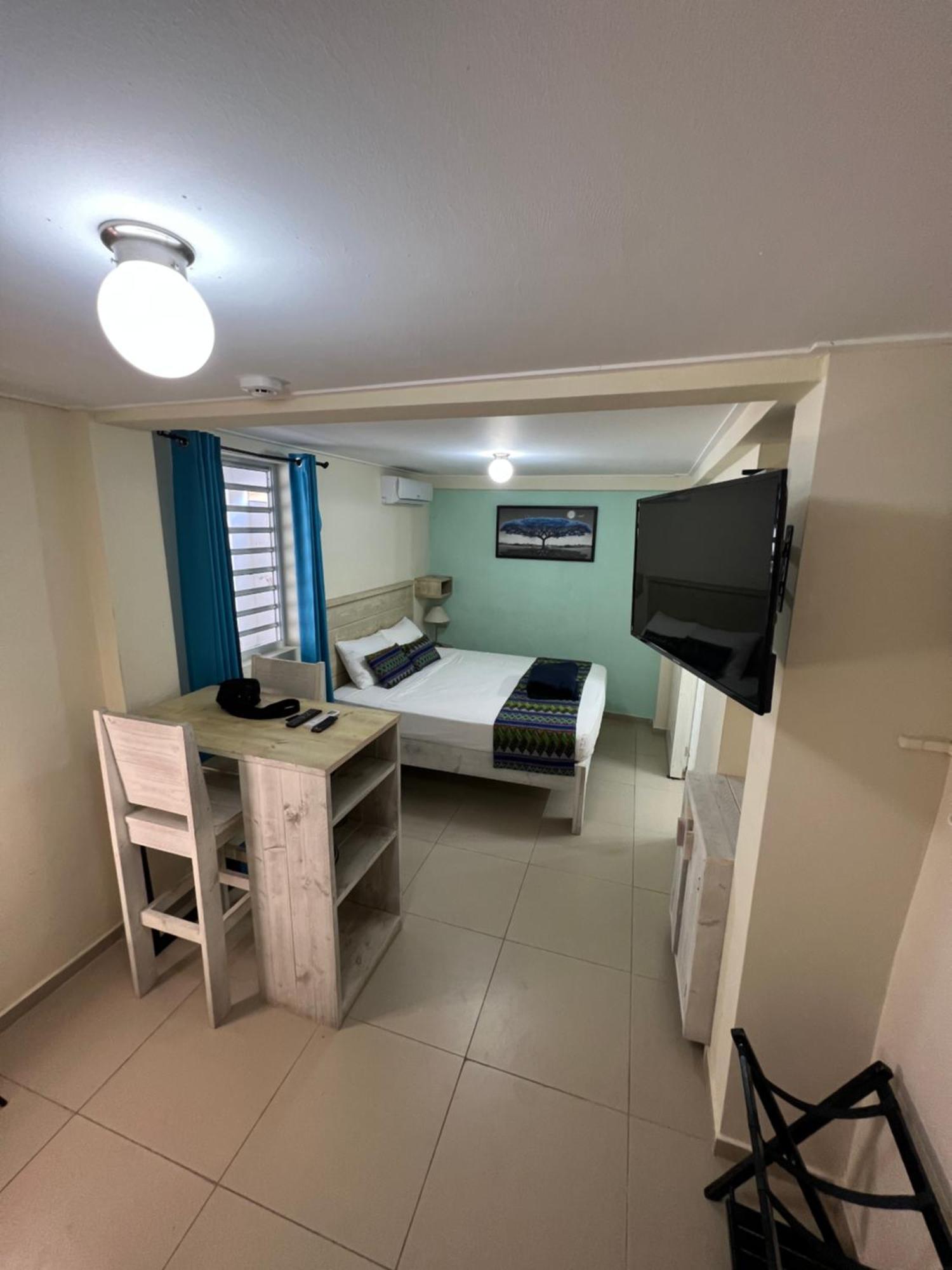 Mustique Suites Curacao Willemstad Exterior photo