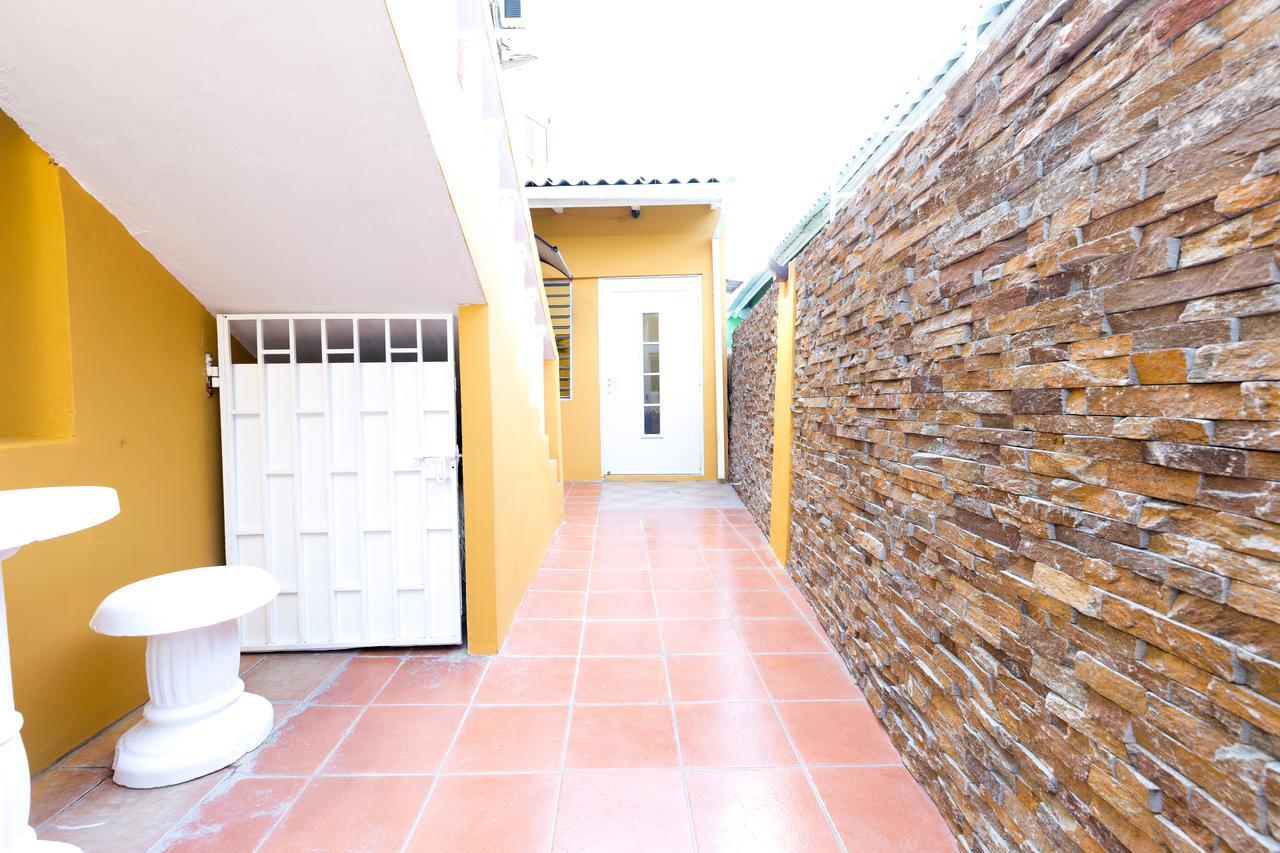 Mustique Suites Curacao Willemstad Exterior photo